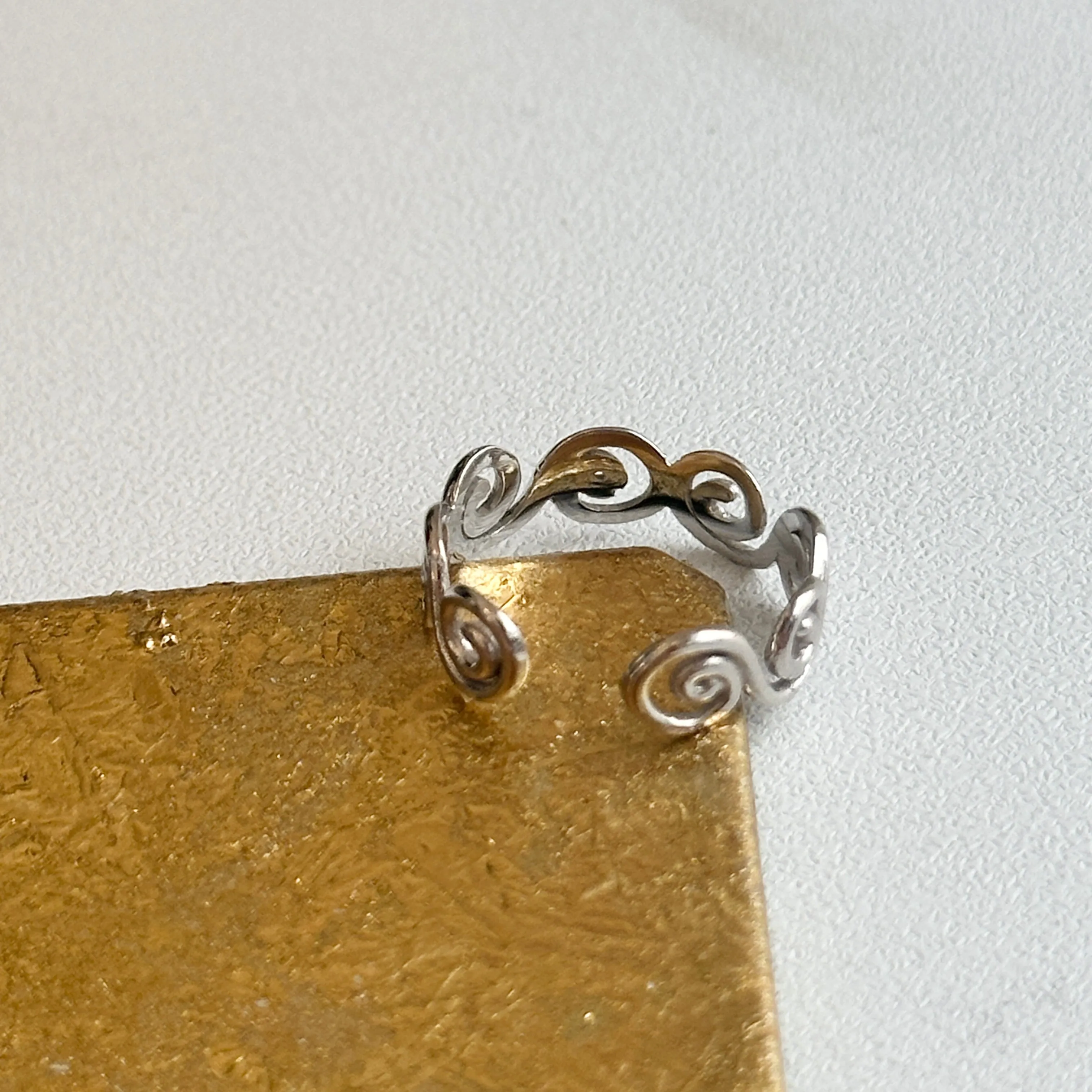 14KT White Gold Swirl Design Toe Ring