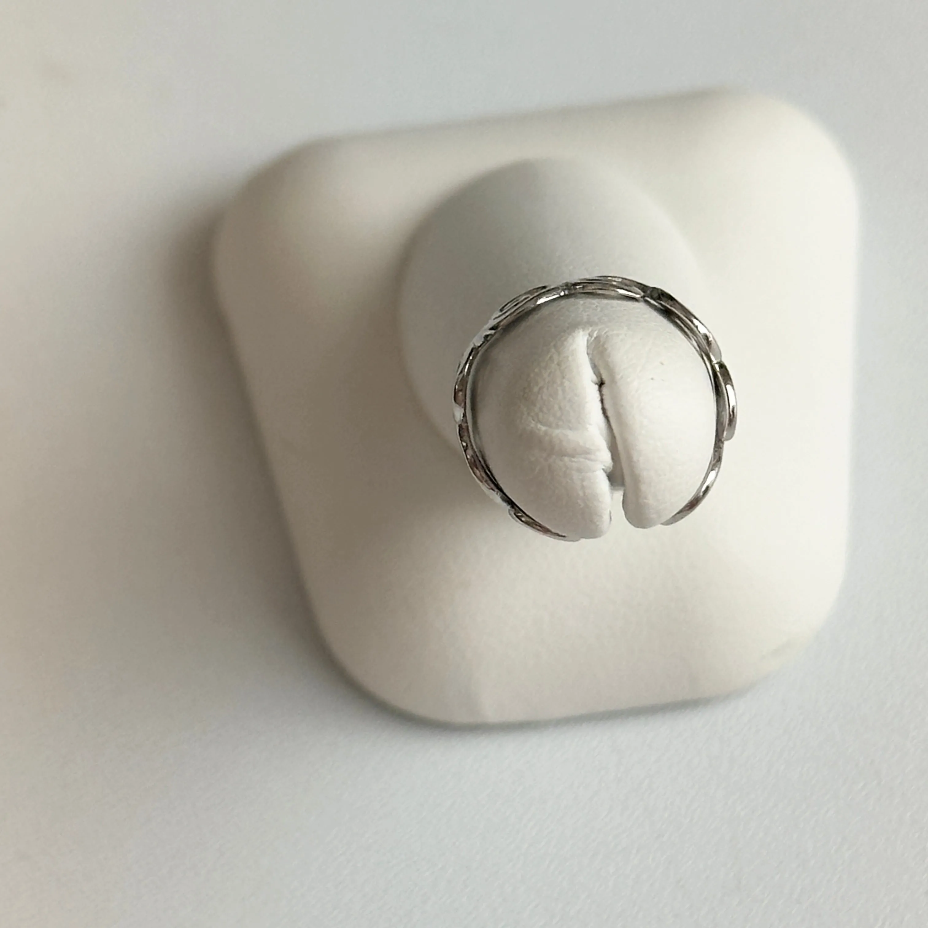 14KT White Gold Swirl Design Toe Ring