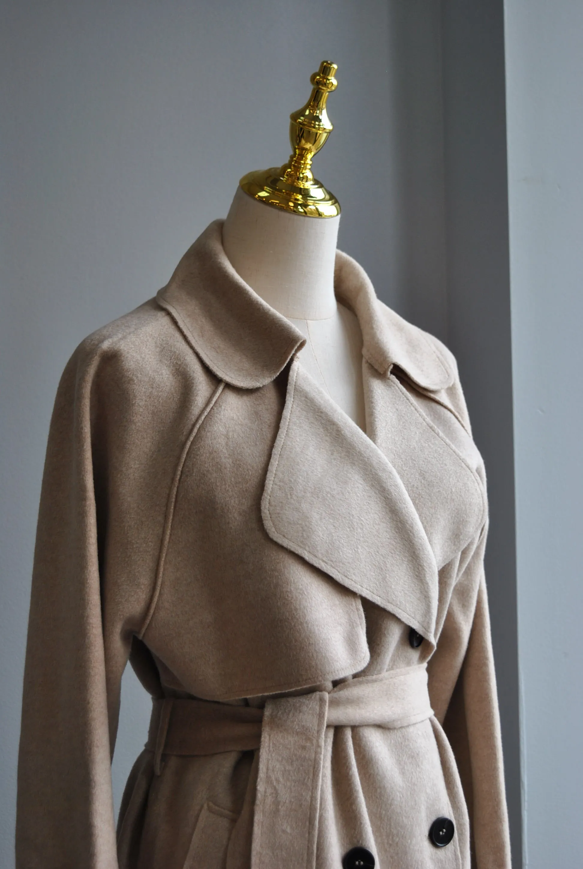 BEIGE SWEATER TRENCH COAT