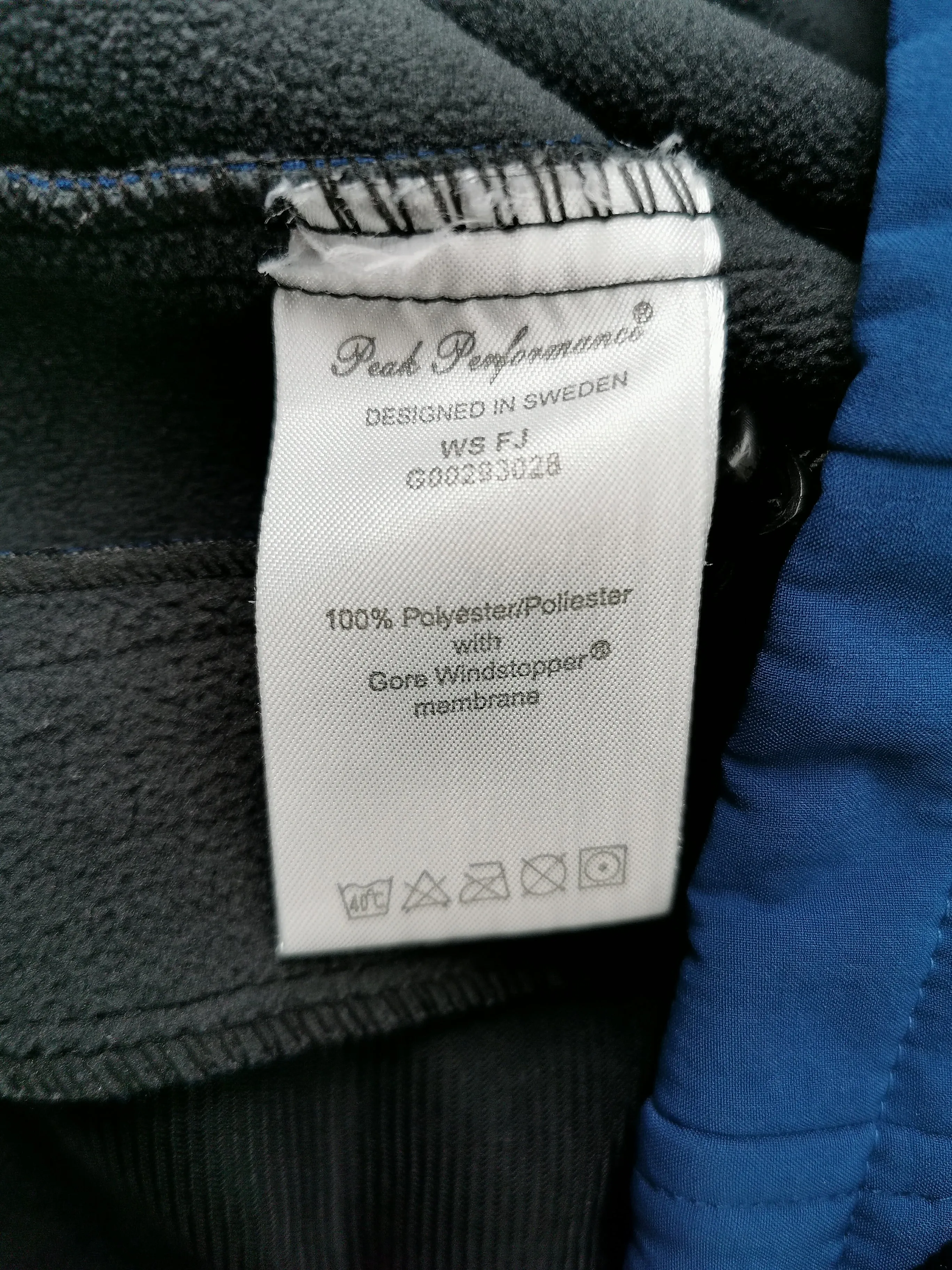BOY SIZE LARGE (8/10 YEARS) PEAK PERFORMANCE Fleece Lined, Soft Shell Jacket EUC B40