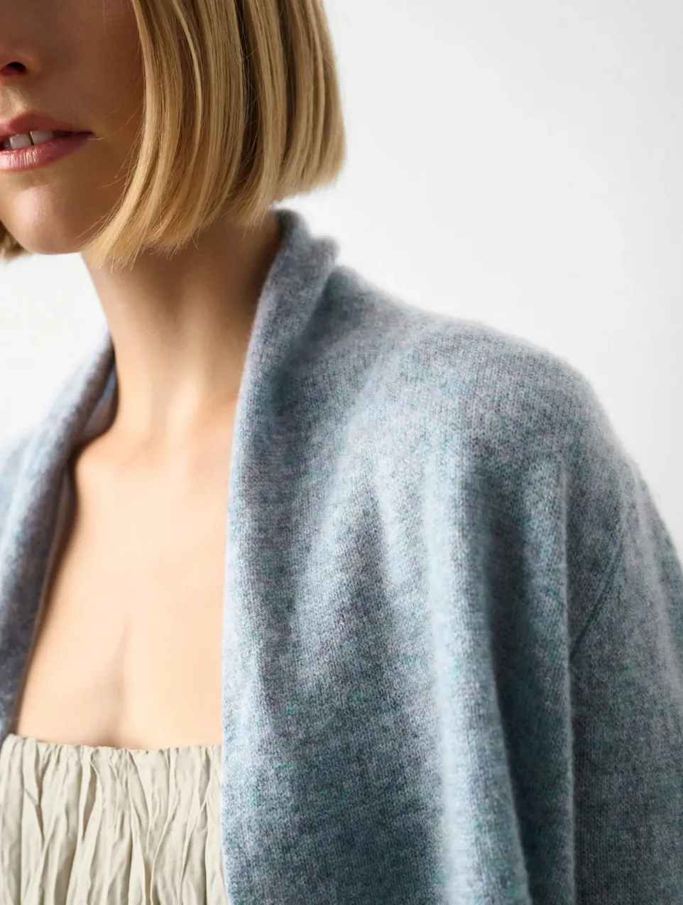 CASHMERE SHRUNKEN TRAPEZE IN BLUESTONE HEATHER
