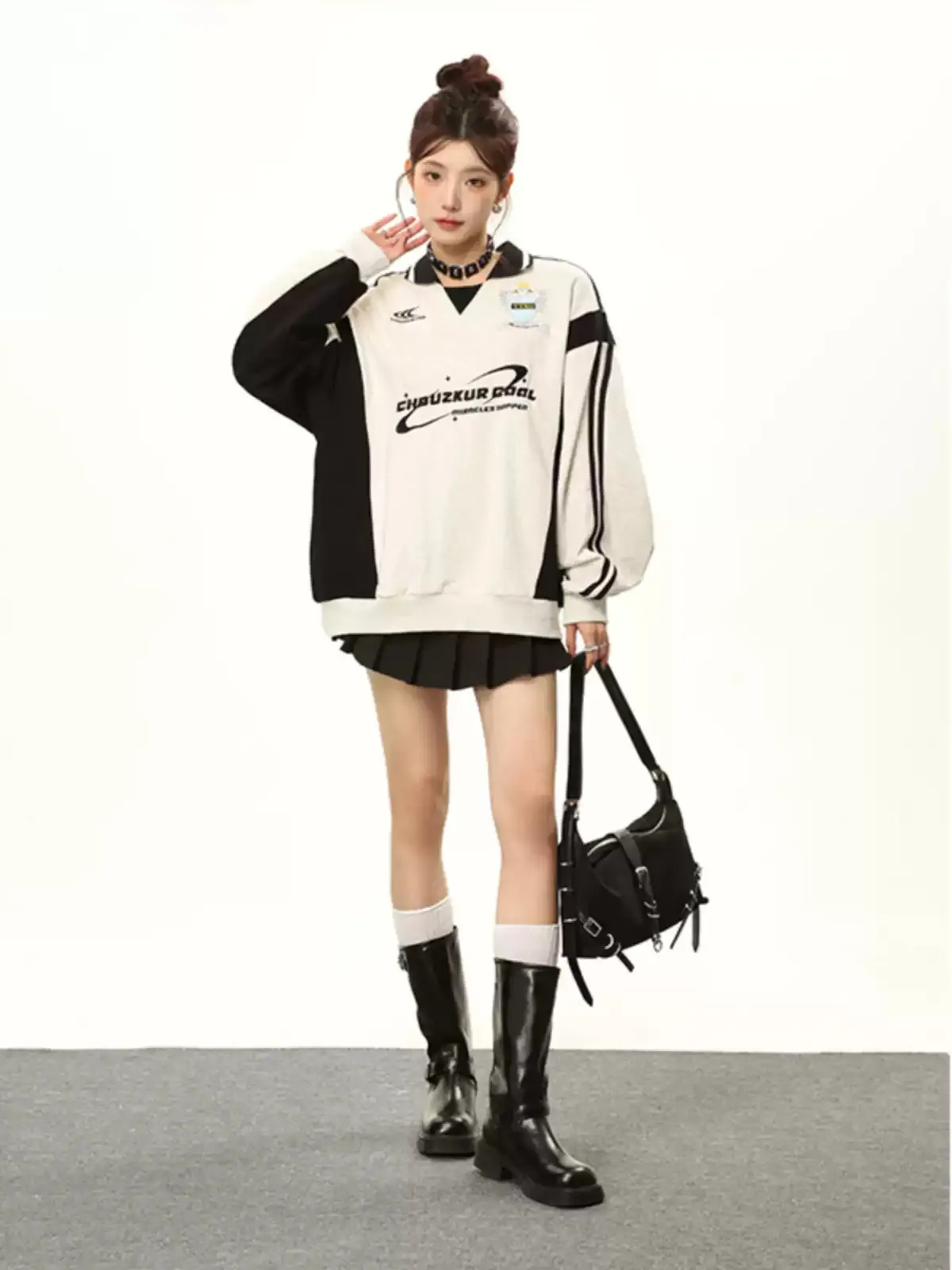 Contrast color embroidered sweatshirt