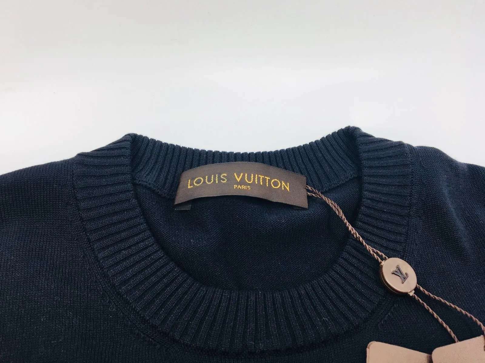 Graphic V Crewneck