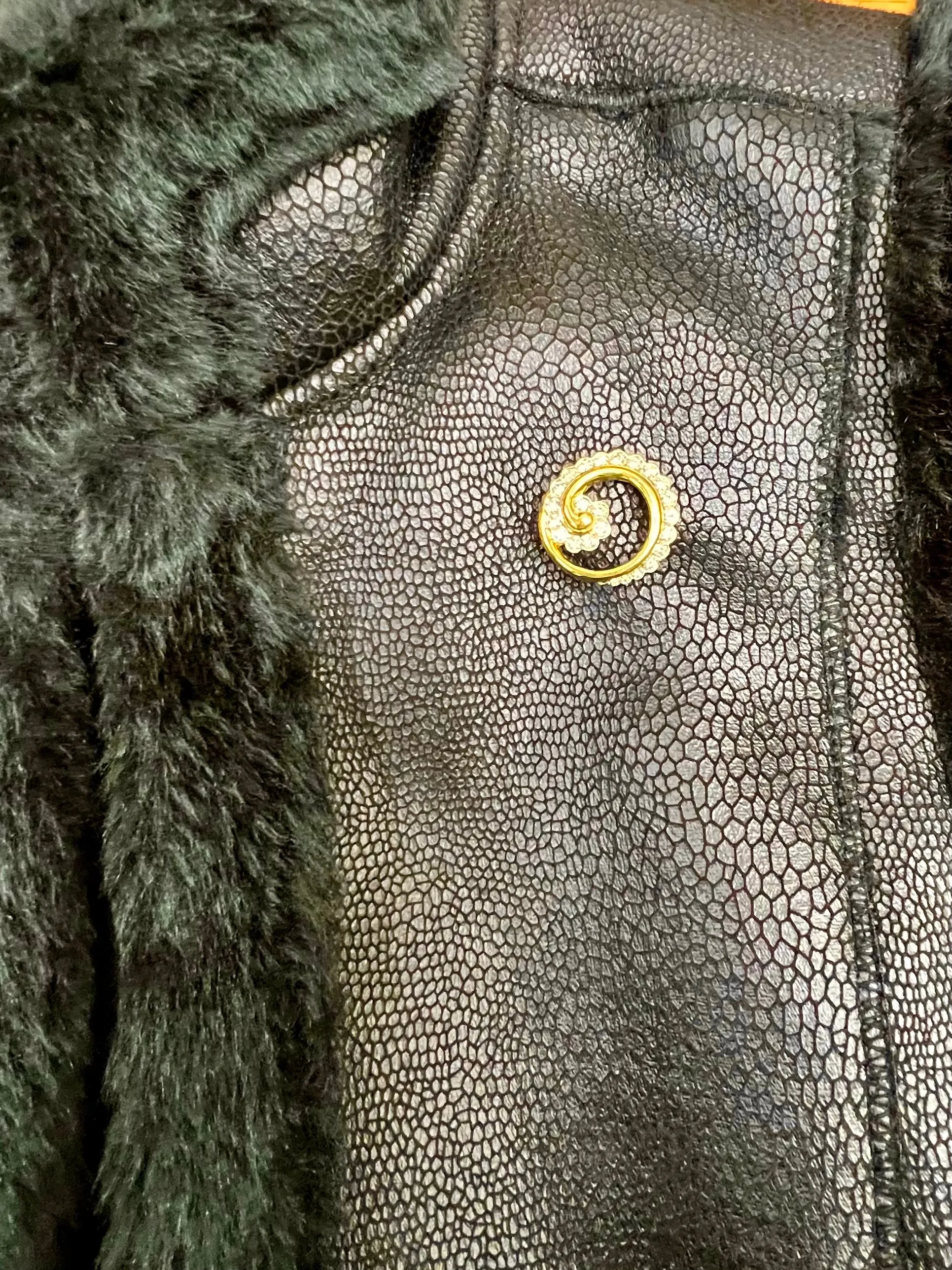 Gump’s Diamond 18k Yellow Gold Brooch By Ron McNamer