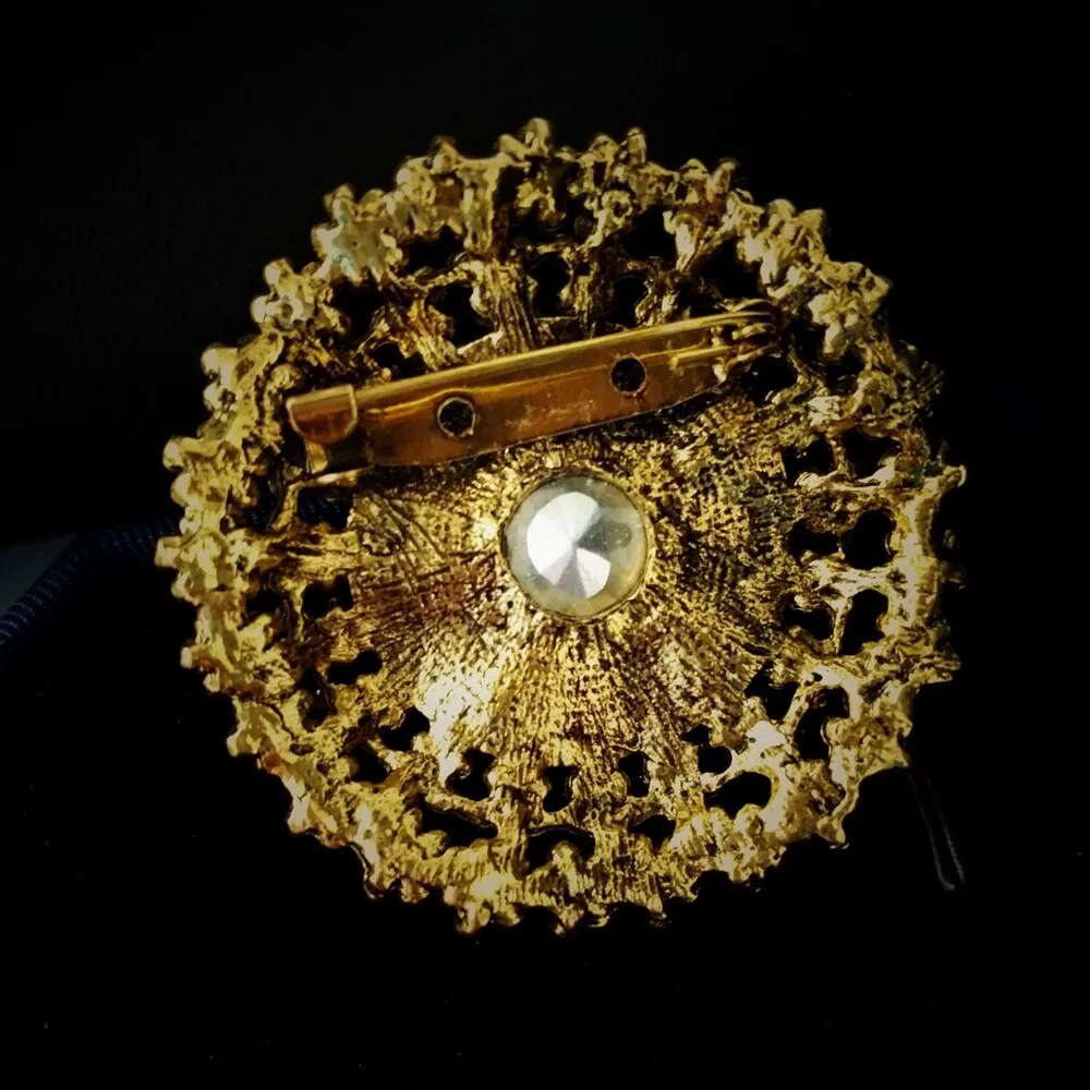 Jewelblings Antique Style Large Green Glass Stone Round Sash Brooch Pin