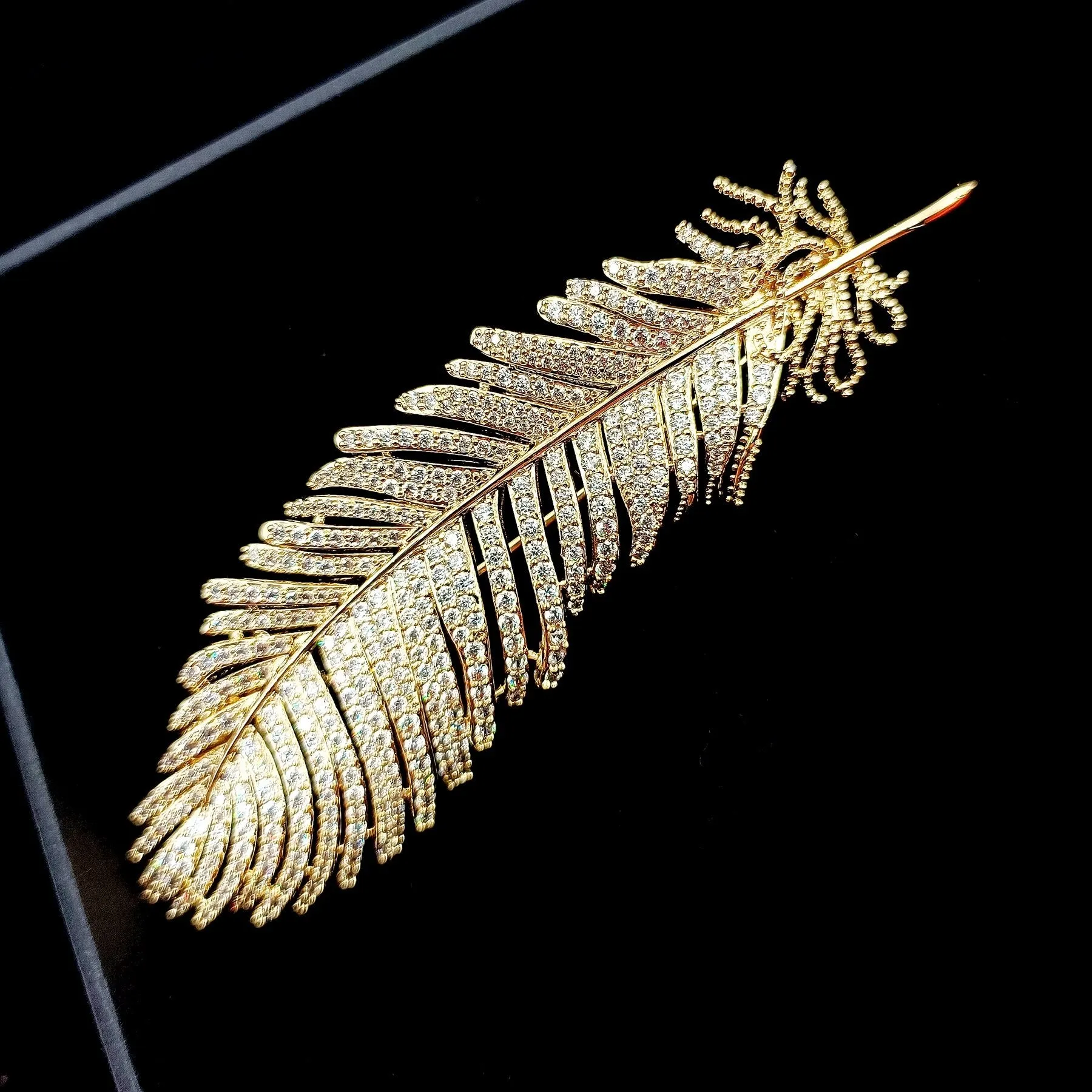 Jewelblings Fabulous Gold Tone Full Micro Pave CZ Fern Leaf Brooches and Pins Shiny Plant Jewelry for Hats Caps Scarf Shawl Business Suit