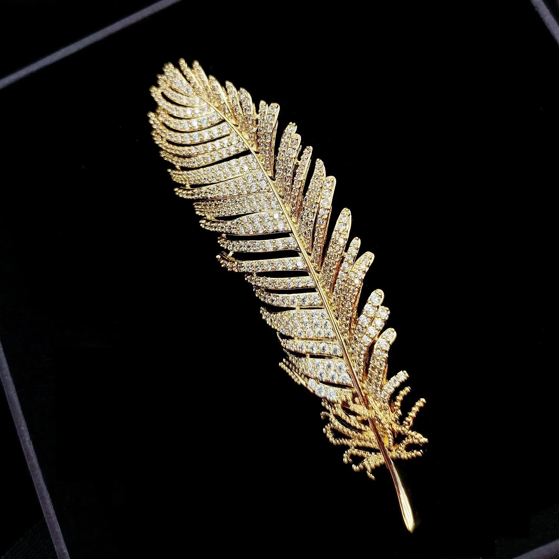Jewelblings Fabulous Gold Tone Full Micro Pave CZ Fern Leaf Brooches and Pins Shiny Plant Jewelry for Hats Caps Scarf Shawl Business Suit