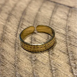 Laina Adjustable Ring