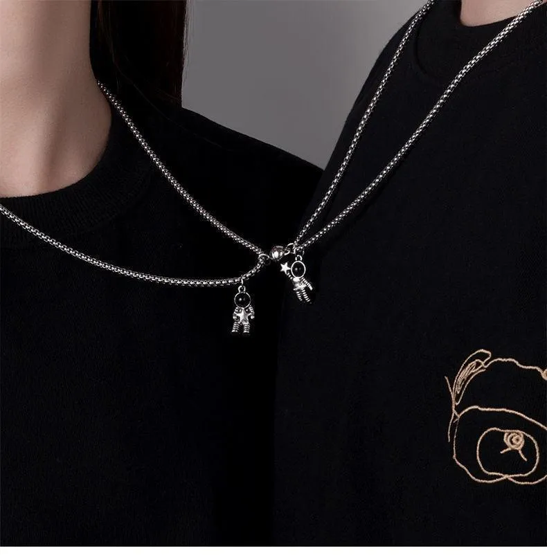 Magnet Astronaut Couples Pendant