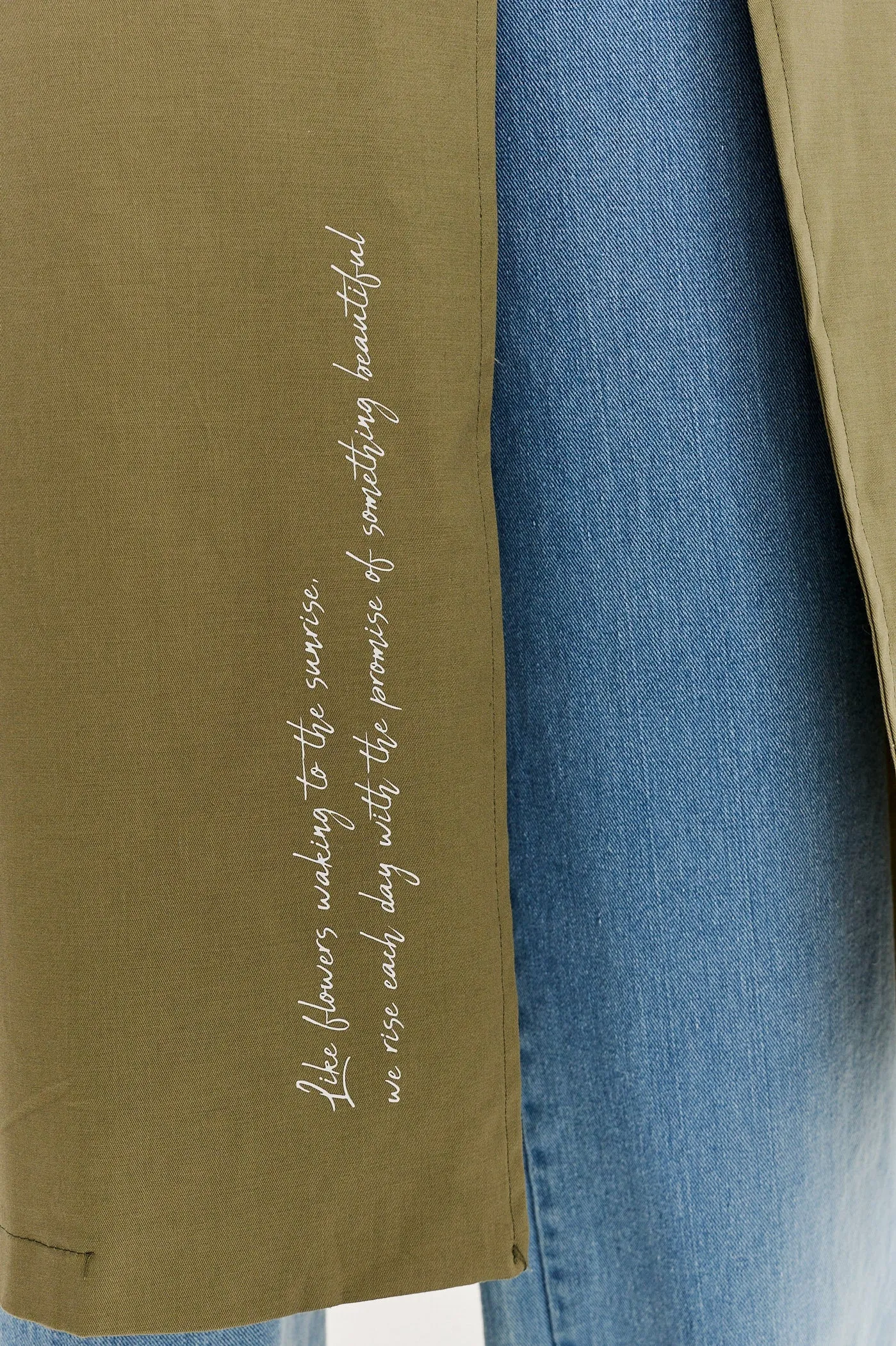 Meadow Glow classic trench