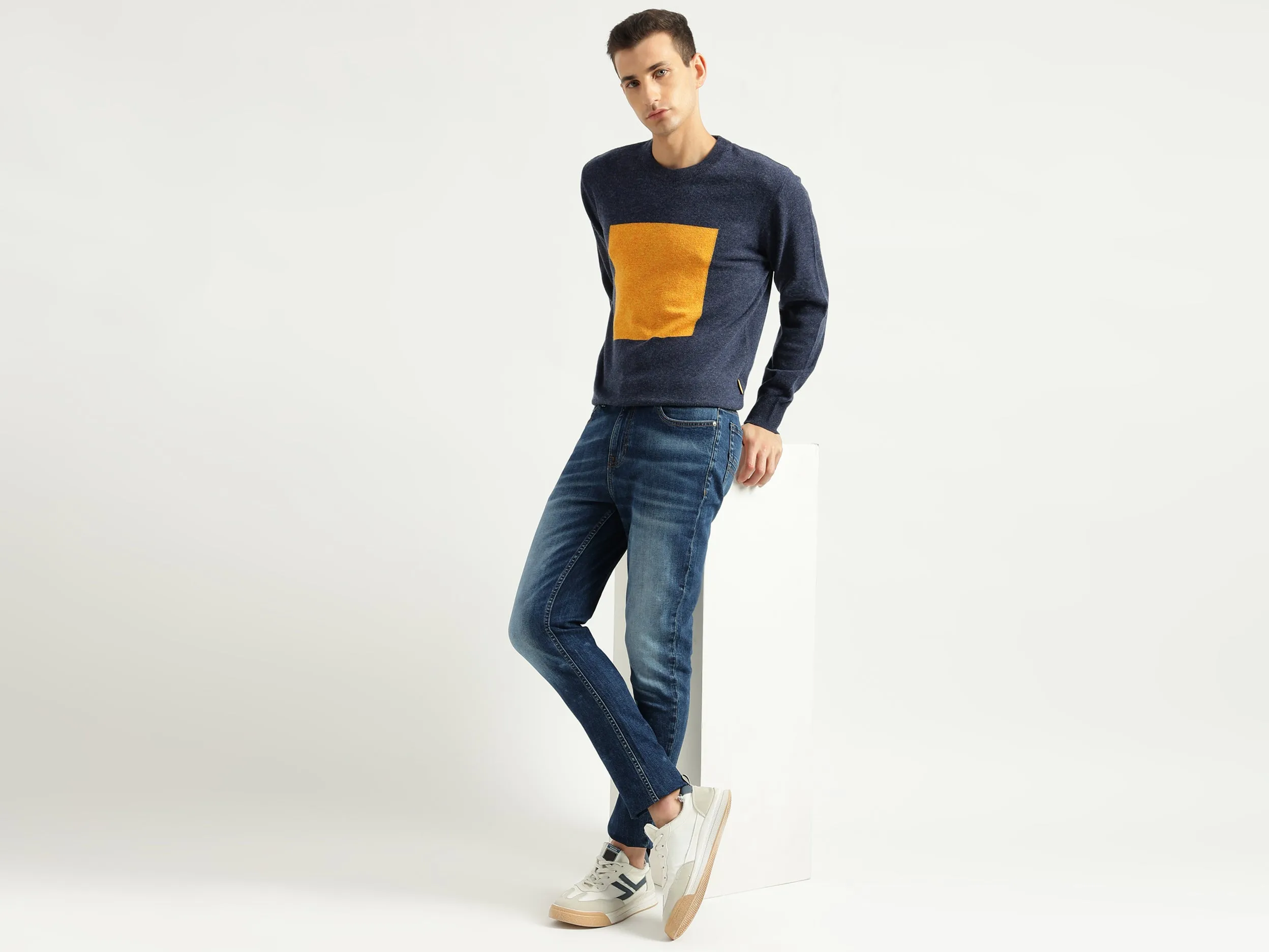 Men's Regular Fit Round Neck Color Block Sweaters