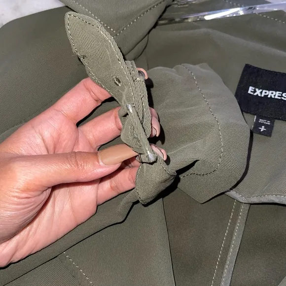 New Express Olive Green Soft Flowy Button Front Trench Jacket Coat
