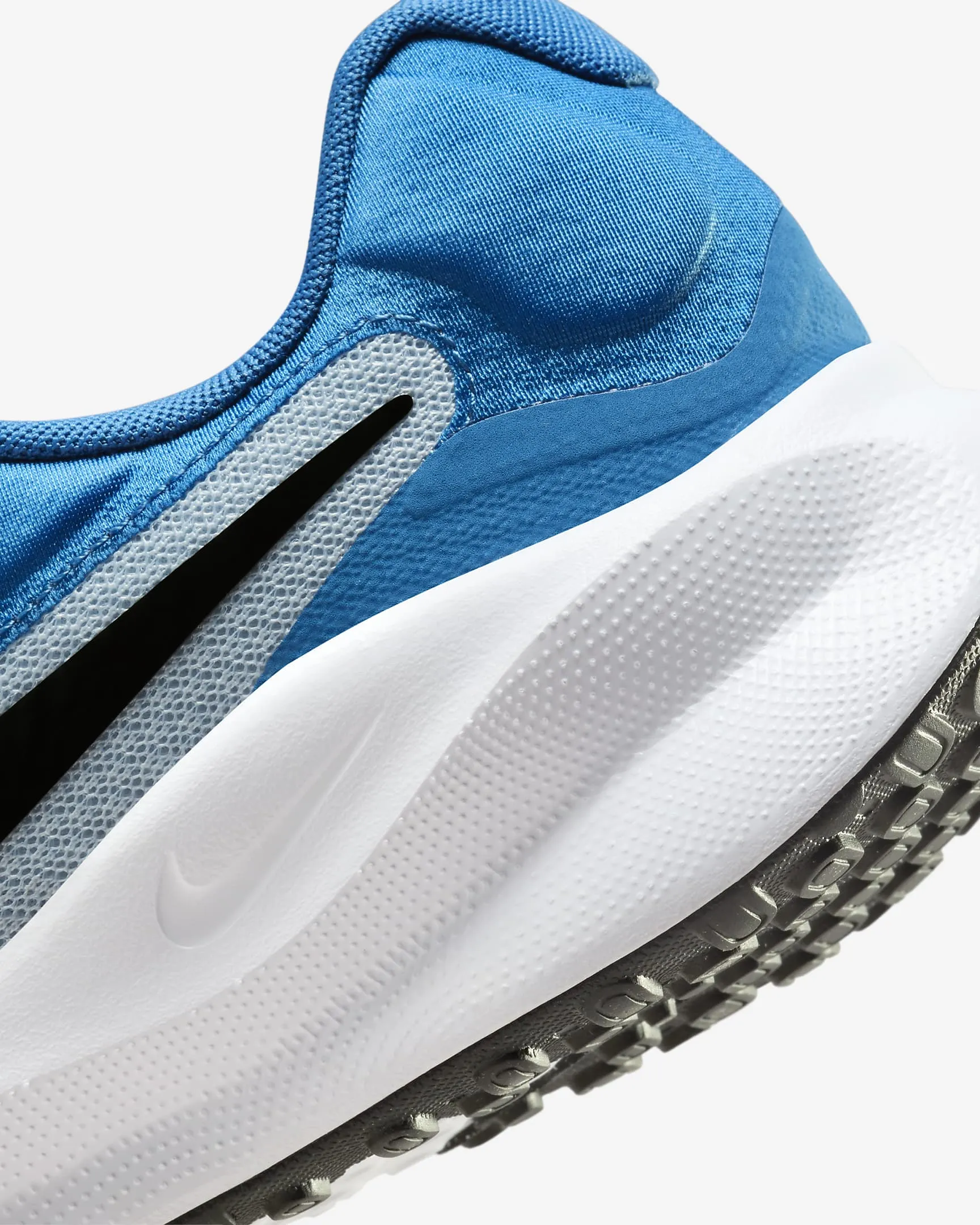 Nike Revolution 7 Trainers