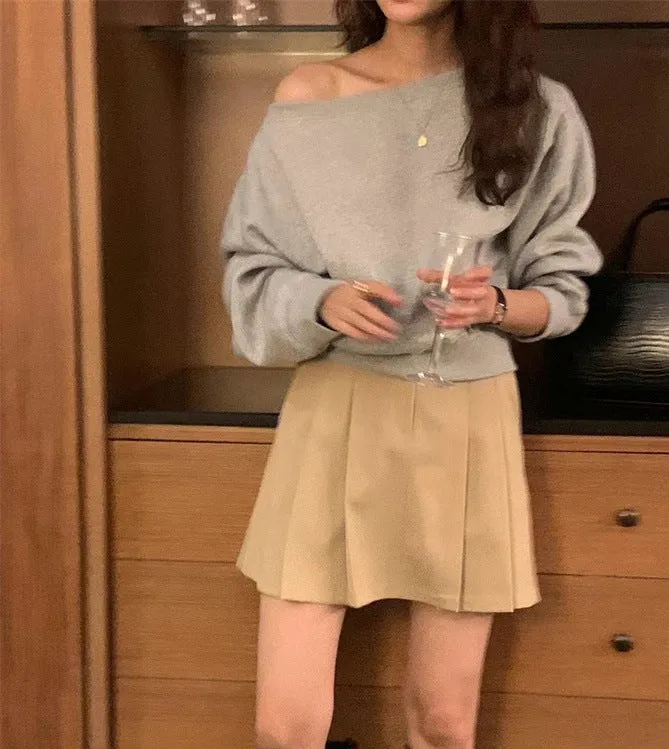 Off-shoulder loose fit sweater