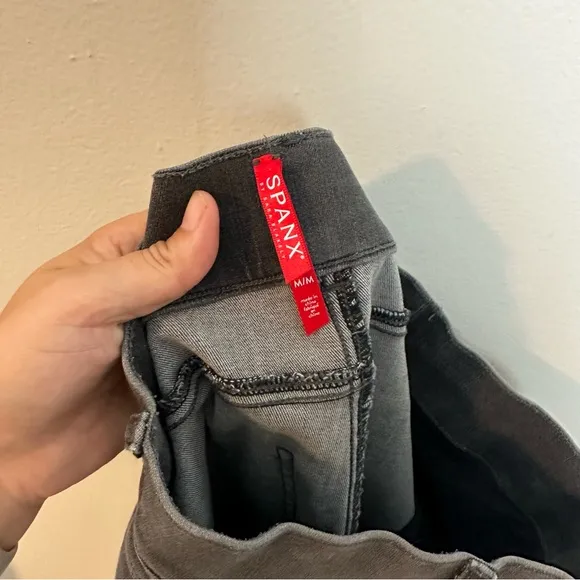 SPANX- Vintage Distressed Ankle Skinny Jeans Vintage Grey