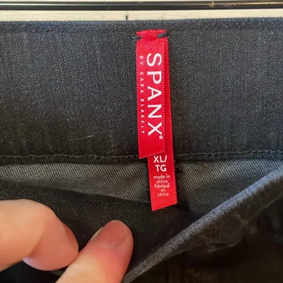 Spanx Vintage Distressed AnkleSkinny Jeans Size XL.