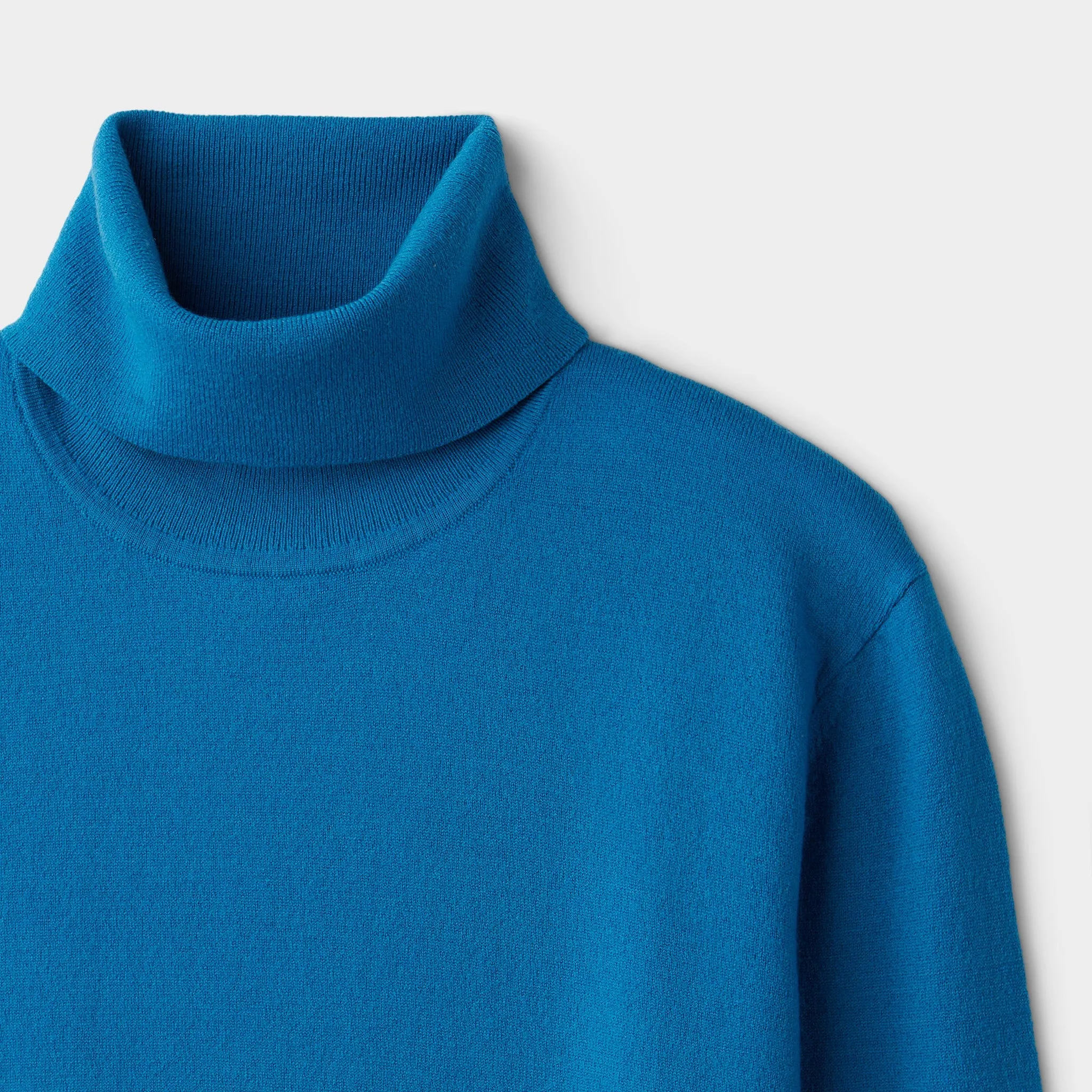 Stretch Merino Turtleneck