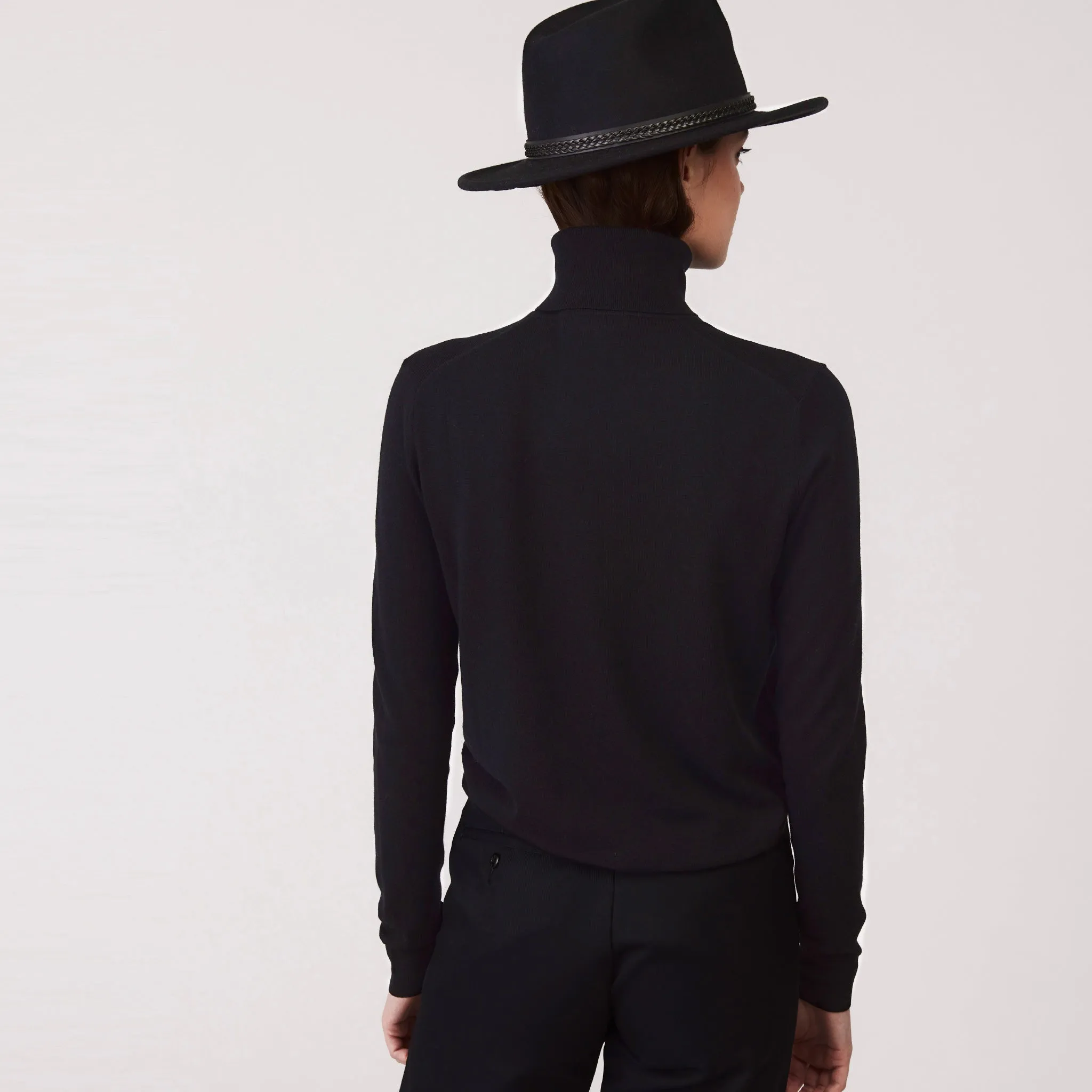 Stretch Merino Turtleneck