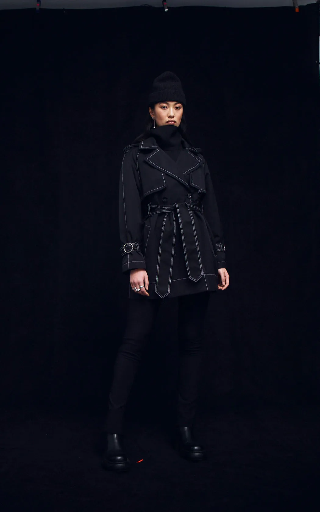 SUSTAINABLE WATER RESISTANT SHORT TRENCH COAT