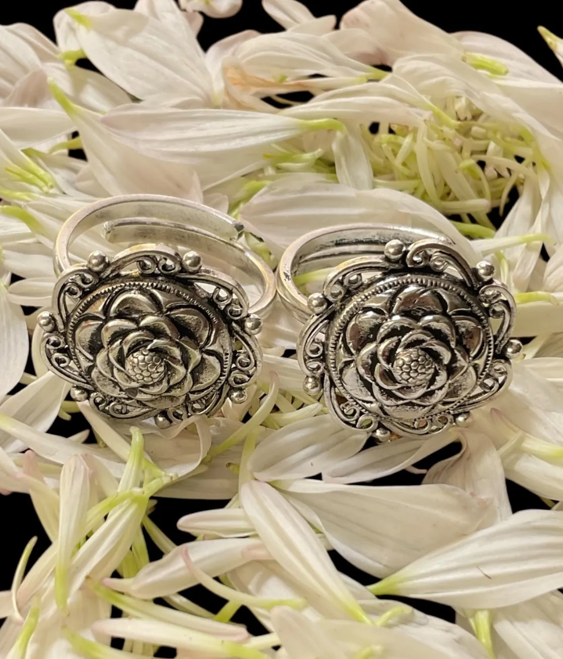 The Mandara Silver Floral Toe-Rings