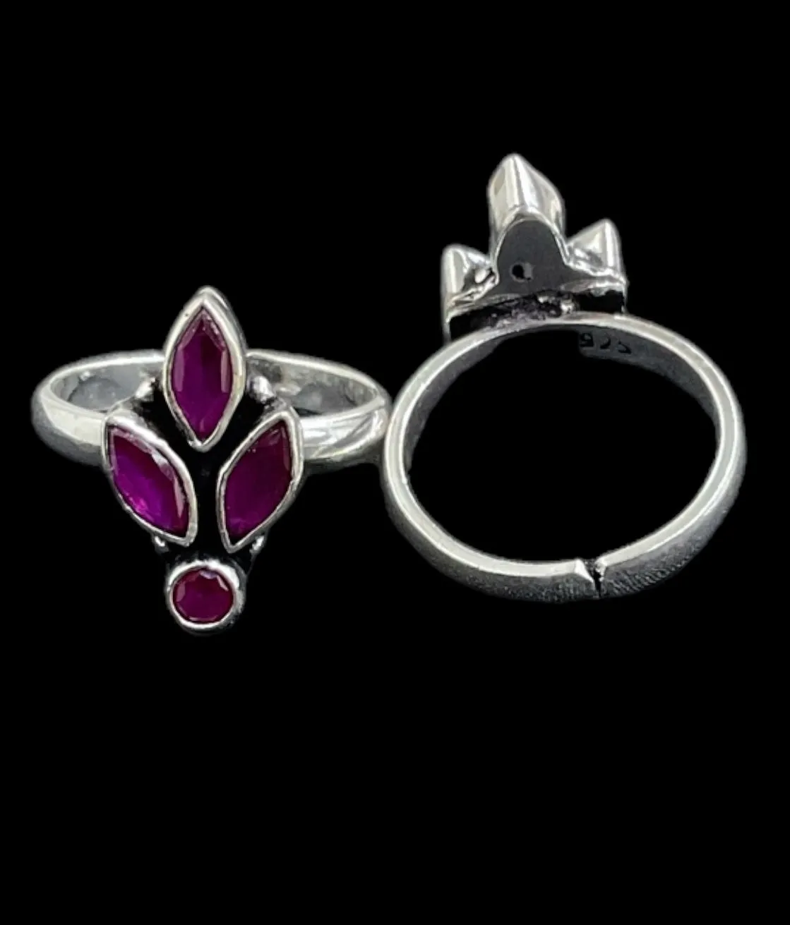 The Sarga Silver Gemstone Toe-Rings (Red)