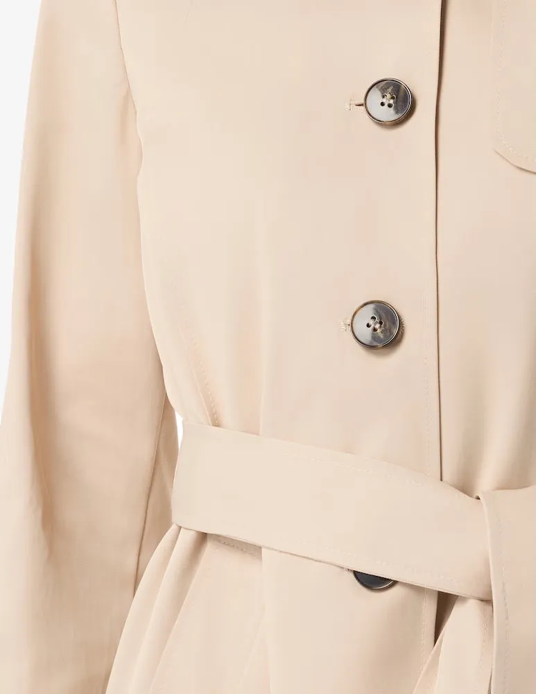Water-repellent trench coat