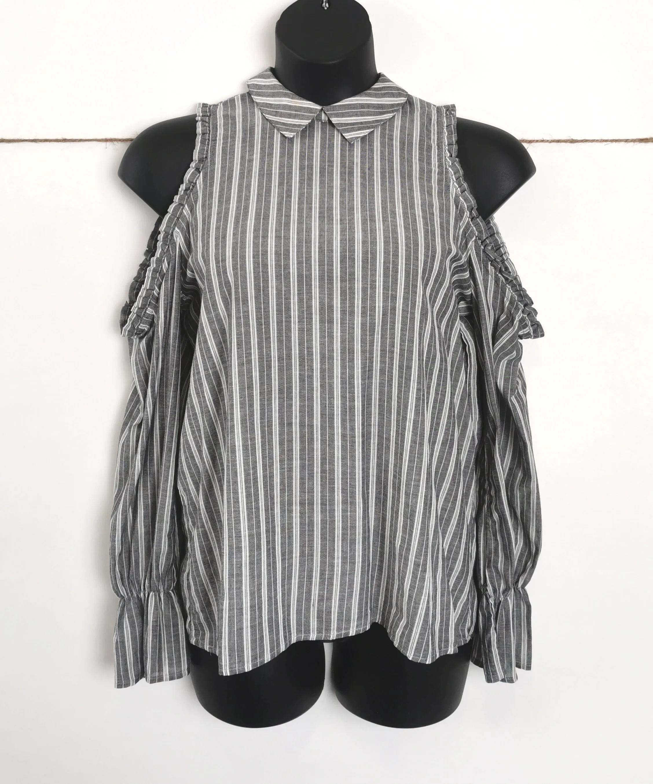 WOMENS SIZE LARGE - FOURTEENTH PLACE, Open Shoulder Boho Dress Shirt EUC B44