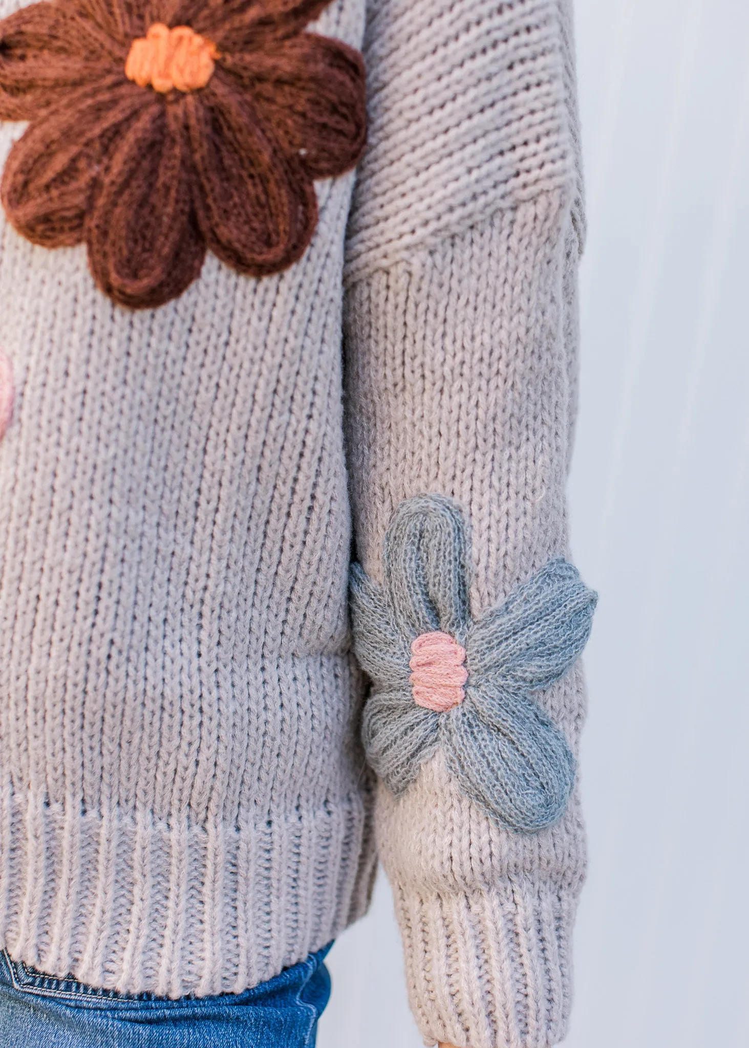 XZ Natural Yarn Flowers Sweater