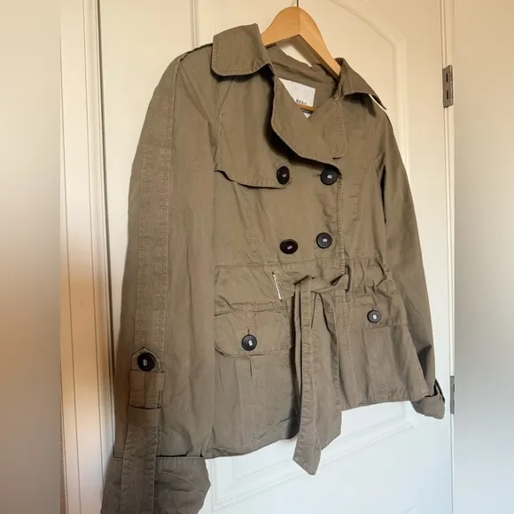ZARA Basic Short Women’s Trench Coat Size M- beige
